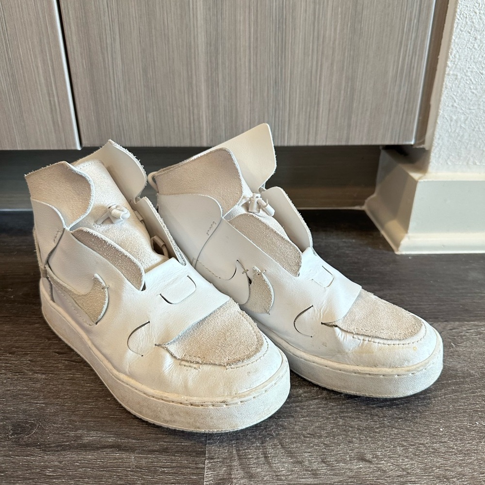Nike mid tops